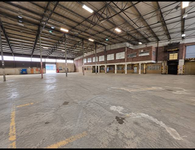 7,559M² FACTORY TO LET IN ROBERTSHAM